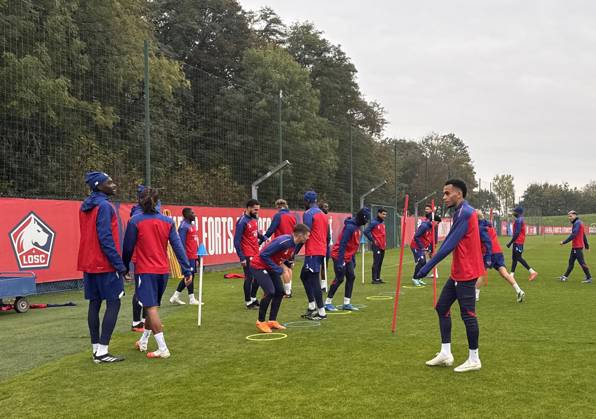 LOSC Lille training session ahead of UEFA Champions League match against Galatasaray CAMPHIN-EN-PEVELE, FRANCE - OCTOBER 20: Players of LOSC Lille take part in a training session at the Domaine de Luchin training facilities ahead of their UEFA Champions League league phase week 3 football match against Galatasaray in Camphin-en-Pevele, France, on October 20, 2026. Murat Karadag Anadolu Camphin-en-pevele France. Editorial use only. Please get in touch for any other usage.  Copyright: x2026xAnadoluxMuratxKaradagx