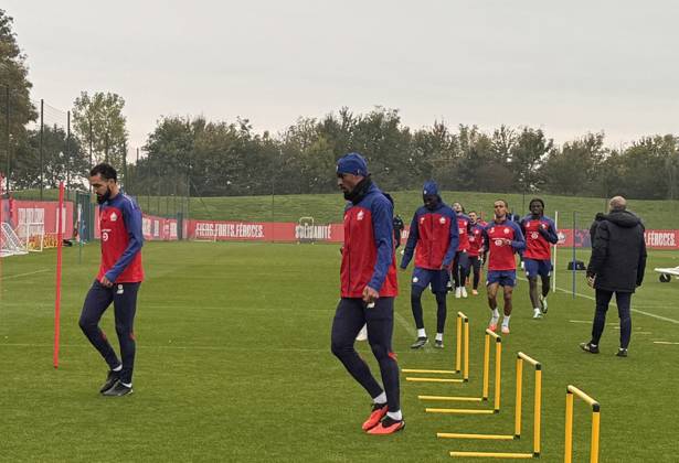 LOSC Lille training session ahead of UEFA Champions League match against Galatasaray CAMPHIN-EN-PEVELE, FRANCE - OCTOBER 20: Players of LOSC Lille take part in a training session at the Domaine de Luchin training facilities ahead of their UEFA Champions League league phase week 3 football match against Galatasaray in Camphin-en-Pevele, France, on October 20, 2026. Murat Karadag Anadolu Camphin-en-pevele France. Editorial use only. Please get in touch for any other usage.  Copyright: x2026xAnadoluxMuratxKaradagx