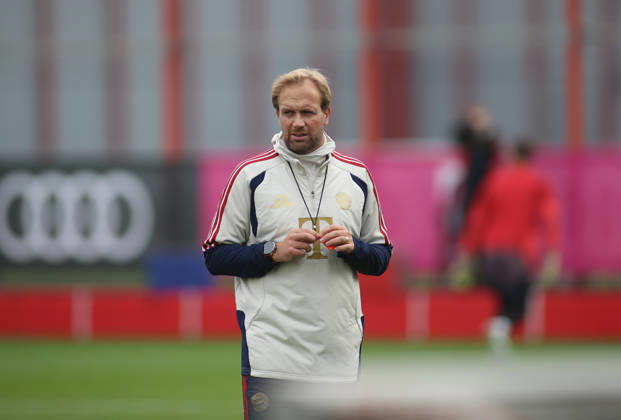FC Bayern München, Abschlusstraining, Champions League, Saison 2026 2027, Fussball, Herren Aaron Danks, Co-Trainer (FC Bayern München) leitete heute das Abschlusstraining für Kompany der sich zu Hause auskuriert