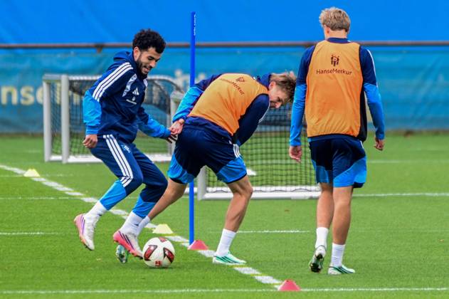 Zakaria El Ouahdi Moller Wolfe David Louis Lemke ( HSV ) lachen Deutschland , Hamburg , Volksparkstadion , Fussball , 1. Bundesliga , Training des Hamburger SV