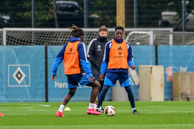 Terem Moffi Trainer Merlin Polzin Lokonga Albert Sambi ( HSV ) Deutschland , Hamburg , Volksparkstadion , Fussball , 1. Bundesliga , Training des Hamburger SV
