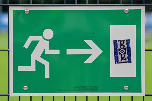 HSV Aufkleber 1312 ACAB Fluchtweg Schild Deutschland , Hamburg , Volksparkstadion , Fussball , 1. Bundesliga , Training des Hamburger SV