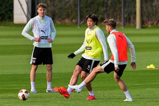 Tomoya Ando Marcus Mathisen ( Pauli ) Deutschland , Hamburg , Trainingsgelände an der Kollaustrasse , Fussball , 2. Bundesliga , FC St Pauli
