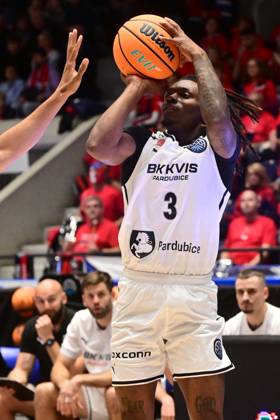 Trey Bonham (Pardubice) in action during men s Basketball Champions League, group E, 2nd round, BK KVIS Pardubice vs Unicaja Malaga, in Pardubice, Czech Republic, October 20, 2026. (CTKxPhoto JosefxVostarek) CTKPhotoP2026102006472  CTKPhotoP2026102006472