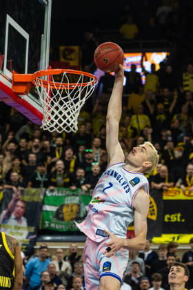 Rostock, Deutschland 20. Oktober 2026: BKT EuroCup - 2026 2027 - Gruppenphase - Gruppe A - Sp. 4 - Rostock Seawolves gegen Aris Thessaloniki Im Bild: Philipp Hartwich (Rostock SEAWOLVES) macht einen Dunk, dunkt Copyright: xFotostandx xVoelkerx