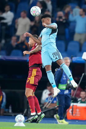 Slovan’s Cesar Blackman Roma’s Lorenzo Pellegrini during the UEFA Champions League Phase - Matchday 3 soccer match between AS Roma-Slovan Bratislava at the Rome s Olympic stadium, Italy - Tuesday October 20, 2026 - Soccer ( Photo by Alfredo Falcone LaPresse )  Copyright: xAlfredoxFalcone LaPressex