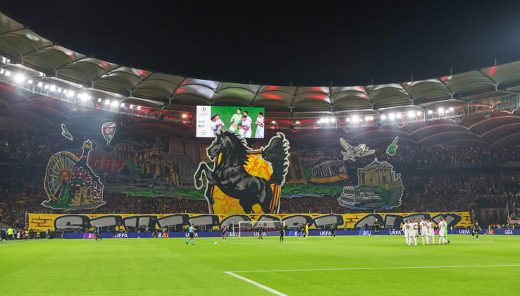 Stuttgart , Fußball UEFA Champions League VfB Stuttgart vs. Atletico Madrid , Choreo in Cannstatter Kurve