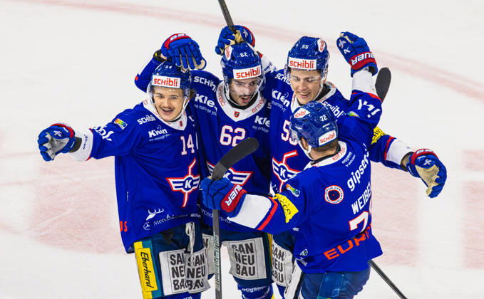 Ice hockey, Eishockey National League Regular Season - EHC Kloten vs Lausan Kloten, Switzerland, 20th Oct 2026: 36th minute 62 Livio Truog scores the 1:2 for Kloten and celebrates with 14 Mischa Ramel, 72 Keijo Weibel and 55 Max Lindroth (all Kloten). Copyright: xAndreasxHaasx