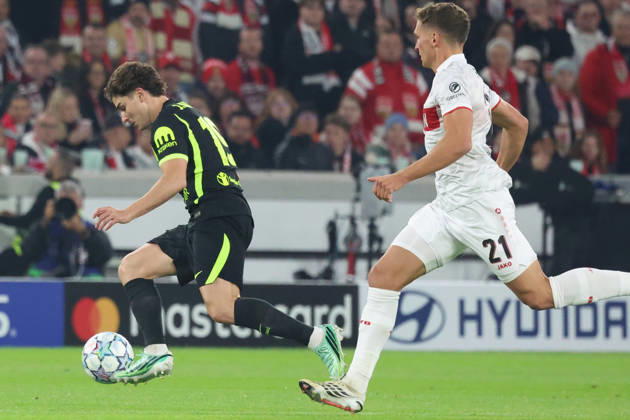 20.10.2026, xrekx, Fussball UEFA Champions League, VfB Stuttgart - Atletico Madrid v.l. Julian Alvarez (AtlÃ tico Madrid) Grischa Prömel (VfB Stuttgart) Stuttgart