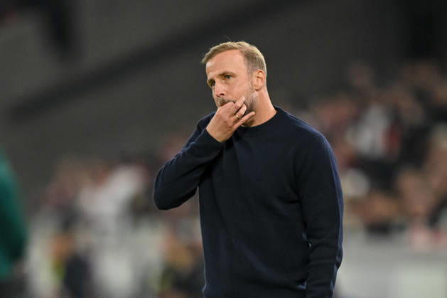 Trainer Sebastian Hoeness (VfB Stuttgart) gestures during the UEFA Champions League 2026 2027 match between Stuttgart and Atlético de Madrid at Arena Stuttgart on October 20, 2026 in Stuttgart, Germany. (Photo by Harry Langer DeFodi Images) -