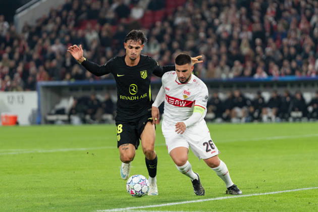 20.10.2026, xjyhynx, Fussball UEFA Champions League, VfB Stuttgart - Atletico Madrid, v.l. Marc Pubill (18, AtlÃ tico Madrid) im Zweikampf mit Deniz Undav (26, VfB Stuttgart) Stuttgart