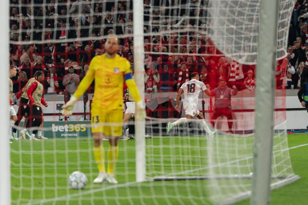 20.10.2026, xjyhynx, Fussball UEFA Champions League, VfB Stuttgart - Atletico Madrid, v.l. Torjubel von Jamie Leweling (18, VfB Stuttgart) nach seinem Treffer zum 1:0 Stuttgart