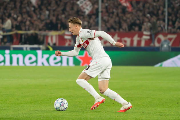 Chris Führich (VfB Stuttgart, 10) am Ball, Aktion, Dribbling, dribbeln, Angriff, GER, VfB Stuttgart vs. Atlà tico Madrid, Fussball, UEFA Champions League, Spieltag 3, Spielzeit 2026 2027, 20.10.2026, GER, VfB Stuttgart vs. Atlà tico Madrid, Fussball, UEFA Champions League, Spieltag 3, Spielzeit 2026 2027, 20.10.2026, Stuttgart Copyright: xEibner-Pressefoto EdwardxCheungx EP_ECG