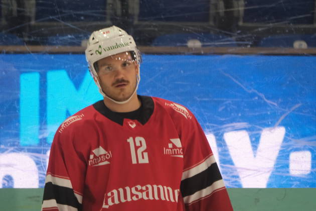 RECORD DATE NOT STATED Swiss Ice hockey, Eishockey - EHC Kloten vs Lausanne Hockey - Lausanne Forward Yannick Zehnder (12) during warm up Copyright: xx
