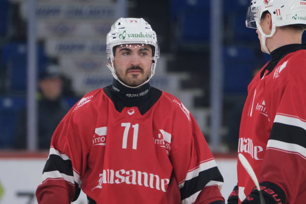 RECORD DATE NOT STATED Swiss Ice hockey, Eishockey - EHC Kloten vs Lausanne Hockey - Lausanne Forward Benjamin Bougro (71) during warm up Copyright: xx