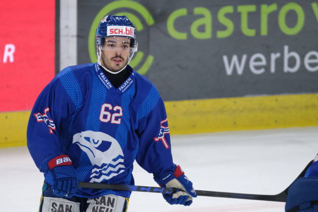 RECORD DATE NOT STATED Swiss Ice hockey, Eishockey - EHC Kloten vs Lausanne Hockey - EHC Kloten Forward Livio Truog (62) during warm up Copyright: xx