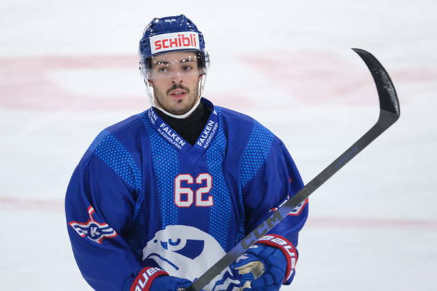 RECORD DATE NOT STATED Swiss Ice hockey, Eishockey - EHC Kloten vs Lausanne Hockey - EHC Kloten Forward Livio Truog (62) during warm up Copyright: xx