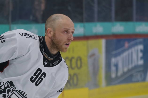 RECORD DATE NOT STATED Swiss Ice hockey, Eishockey - EHC Kloten vs Lausanne Hockey - Lausanne Forward Drake Caggiula (96) Copyright: xx