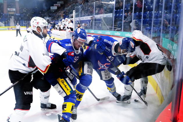 RECORD DATE NOT STATED Swiss Ice hockey, Eishockey - EHC Kloten vs Lausanne Hockey - intense moment Copyright: xx