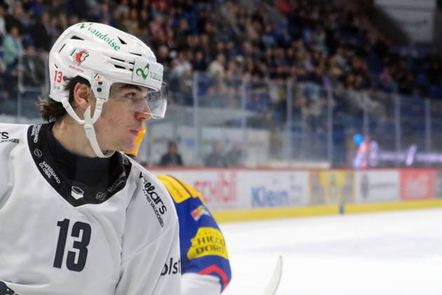 RECORD DATE NOT STATED Swiss Ice hockey, Eishockey - EHC Kloten vs Lausanne Hockey - Lausanne Defender Basile Sansonnens (13) Copyright: xx