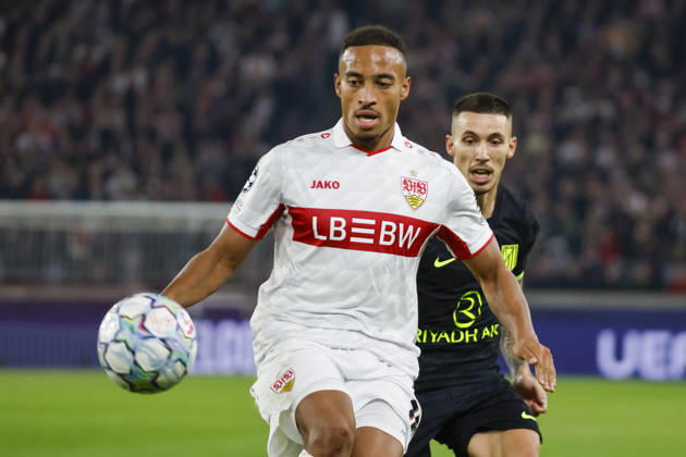 Jamie Leweling (VfB Stuttgart, 18) und Alejandro Grimaldo (Atletico Madrid, 22) im Kampf um den Ball , Deutschland, Fussball, UEFA Champions League, 3. Spieltag, 2026 2027, VfB Stuttgart vs. Atletico Madrid, 20.10.2026, Stuttgart Arena Stuttgart Deutschland Copyright: xGrantxHubbsx
