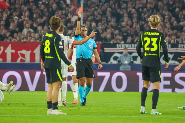 20.10.26 VfB Stuttgart - Atletico Madrid Deutschland, Stuttgart, 20.10.2026, Fussball, UEFA Champions League, Saison 2026 2027, VfB Stuttgart - Atletico Madrid: Morten Hjulmand (Atletico Madrid); rote Karte.