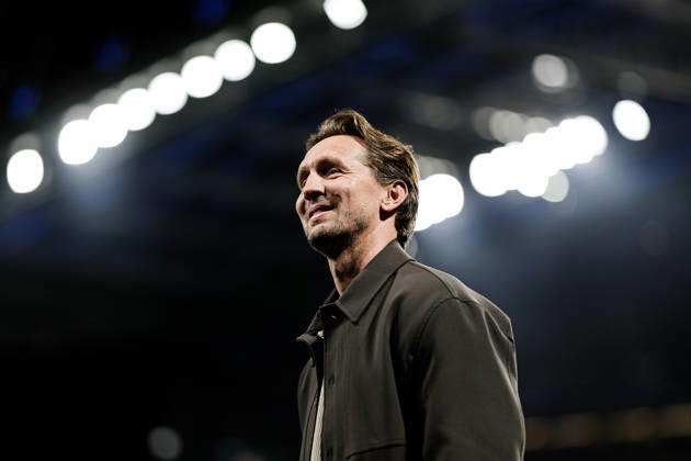 FC Porto v PSV Eindhoven - UEFA Champions League 2026 27 League Phase MD3 Luuk de Jong is honored before the UEFA Champions League 2026 27 League Phase Matchday 3 match between FC Porto and PSV at Estadio do Dragao in Porto, Portugal, on October 20, 2026. porto Porto Portugal  Copyright: xLuisxEirasx originalFilename:eiras-uefacham261020_nptoc.jpg