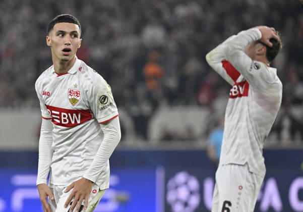 Angelo Stiller VfB Stuttgart (06) Enttaeuschung enttaeuscht nach vergebener Torchance Gestik Geste Bilal El Khannouss VfB Stuttgart (11) Champions League VfB Stuttgart vs Atletico Madrid 20.10.2026 DFL REGULATIONS PROHIBIT ANY USE OF PHOTOGRAPHS AS IMAGE SEQUENCES AND OR QUASI-VIDEO Champions League VfB Stuttgart vs Atletico Madrid