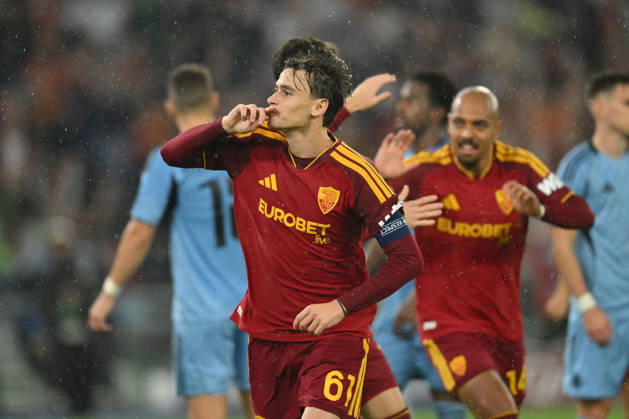 AS Roma v Slovan Bratislava - UEFA Champions League ROME, ITALY - OCTOBER 20 : Nicolo’ Pisilli of AS Roma celebrates after scoring a goal during the Champions League match between AS Roma and Slovan Bratislava at Stadio Olimpico on October 20 ,2026 in Rome, Italy. Claudio Pasquazi Anadolu Rome Italy. Editorial use only. Please get in touch for any other usage.  Copyright: x2026xAnadoluxClaudioxPasquazix