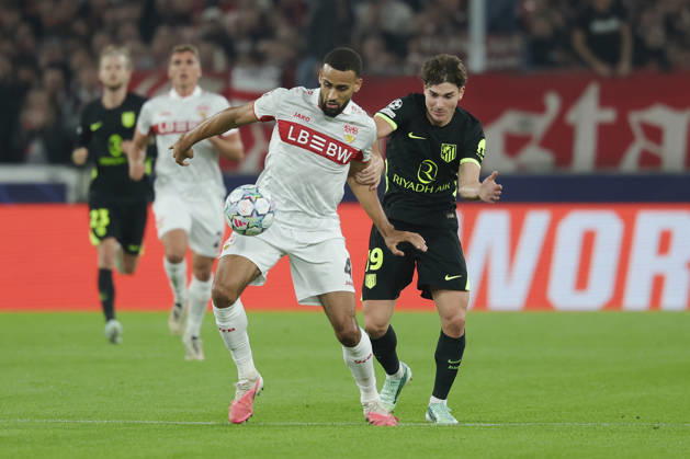Im Bild: v.li. Josha Vagnoman (VfB Stuttgart, 4) am Ball gegen Julian Alvarez (Atletico Madrid, 19) 20.10.2026, VfB Stuttgart - Atletico Madrid, UEFA Champions League, 3. Spieltag, Deutschland, Stuttgart, MHP Arena, DFL REGULATIONS PROHIBIT ANY USE OF PHOTOGRAPHS AS IMAGE SEQUENCES AND OR QUASI-VIDEO. Copyright: HMBxMedia xJulienxBecker