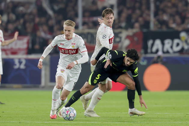 Im Bild: v.li. Chris Fuehrich (VfB Stuttgart, 10) am Ball, Angelo Stiller (VfB Stuttgart, 6) und Johnny Cardoso (Atletico Madrid, 5) 20.10.2026, VfB Stuttgart - Atletico Madrid, UEFA Champions League, 3. Spieltag, Deutschland, Stuttgart, MHP Arena, DFL REGULATIONS PROHIBIT ANY USE OF PHOTOGRAPHS AS IMAGE SEQUENCES AND OR QUASI-VIDEO. Copyright: HMBxMedia xJulienxBecker
