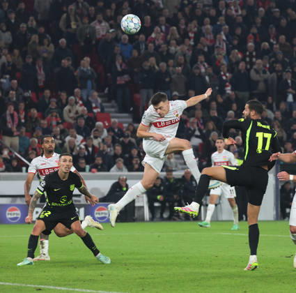 Stuttgart , Fußball UEFA Champions League VfB Stuttgart vs. Atletico Madrid , Ermedin Demirovic ( VfB )