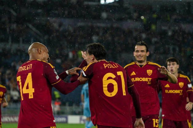 IPA89965269 - Niccolo Pisilli of AS Roma and Donyell Malen of AS Roma during the AS Roma vs. Slovan Bratislava UEFA Champions League soccer match in Rome, Italy, on October 20, 2026  Copyright: xRaffaelexConti IPAxSportx xx IPA89965269 IPA89965269