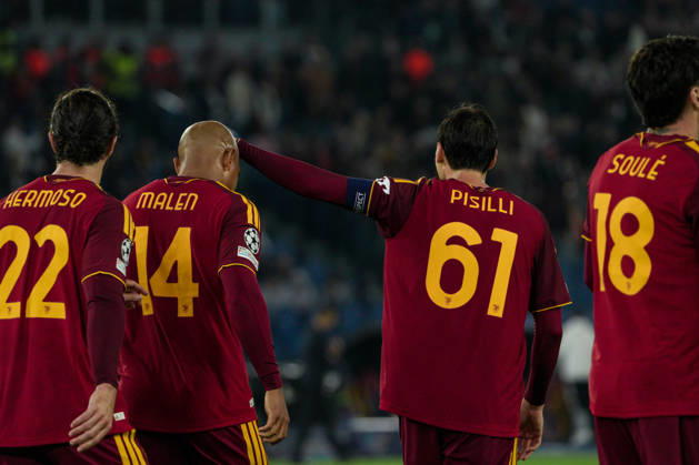 IPA89965275 - Niccolo Pisilli of AS Roma and Donyell Malen of AS Roma during the AS Roma vs. Slovan Bratislava UEFA Champions League soccer match in Rome, Italy, on October 20, 2026  Copyright: xRaffaelexConti IPAxSportx xx IPA89965275 IPA89965275