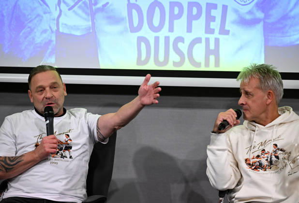 21.10.2026, xophax, Köln , Cologne , Deutsches & Olympia Museum. Fussball Weltmeister Thomas Häßler und Pierre Littbarski , rechts. Köln