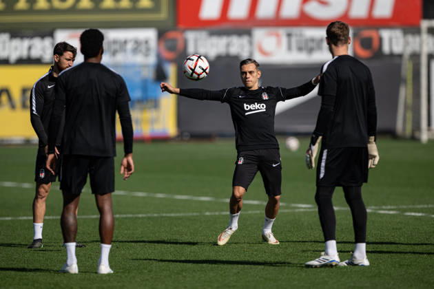 Besiktas training session ahead of UEFA Europa League match against Crystal Palace ISTANBUL, TURKIYE - OCTOBER 21: Leandro Trossard of Besiktas takes part in a training session at BJK Nevzat Demir Training Facilities as the team completes its preparations ahead of their UEFA Europa League league phase week 3 football match against Crystal Palace in Istanbul, Turkiye, on October 21, 2026. Celal Gunes Anadolu Istanbul Turkey. Editorial use only. Please get in touch for any other usage.  Copyright: x2026xAnadoluxCelalxGunesx