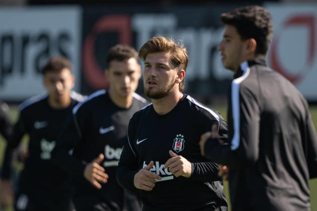 Besiktas training session ahead of UEFA Europa League match against Crystal Palace ISTANBUL, TURKIYE - OCTOBER 21: Semih Kilicsoy (2nd R) of Besiktas takes part in a training session at BJK Nevzat Demir Training Facilities as the team completes its preparations ahead of their UEFA Europa League league phase week 3 football match against Crystal Palace in Istanbul, Turkiye, on October 21, 2026. Celal Gunes Anadolu Istanbul Turkey. Editorial use only. Please get in touch for any other usage.  Copyright: x2026xAnadoluxCelalxGunesx