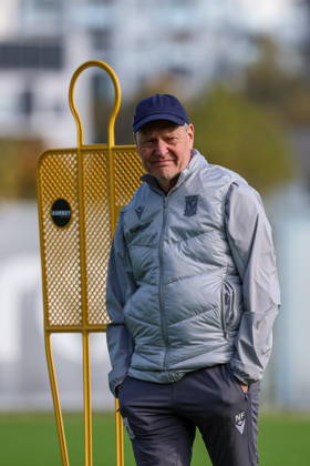 2026.10.21 Poznan Pilka nozna UEFA Liga Europy faza ligowa sezon 2026 2027 Trening Lech Poznan przed meczem z AFC Sunderland N z Trener Lecha Niels Frederiksen Foto Pawel Jaskolka PressFocus 2026.10.21 Poznan Football Europa League League Phase 2026 2027 Lech Poznan training session before AFC Sunderland game Credit: Pawel Jaskolka PressFocus NEWSPIX.PL --- newspix.pl 