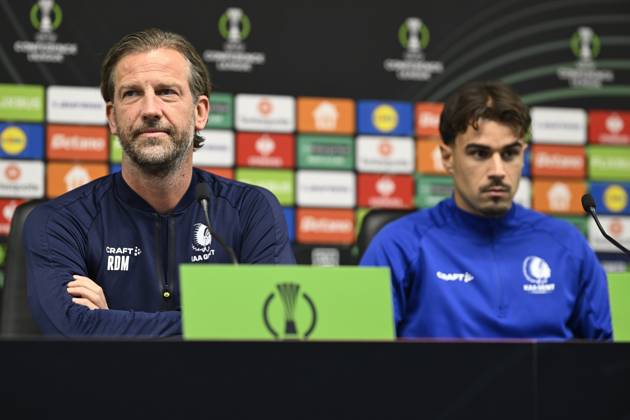 SC Braga v KAA Gent - UEFA Conference League Media Activities 21 10 2026 BRAGA, PORTUGAL - OCTOBER 21 : De Mil Rik head coach of KAA Gent and Tiago Alves Araujo Felipe defender of KAA Gent speaking with the media during a pre-match press conference, PK, Pressekonferenz ahead of the UEFA Conference League 2026 27 League Phase matchday 2 match between SC Braga and KAA Gent on October 21, 2026 in Braga, Portugal, 21 10 2026 Braga Portugal  Copyright: xNicoxVereeckenx