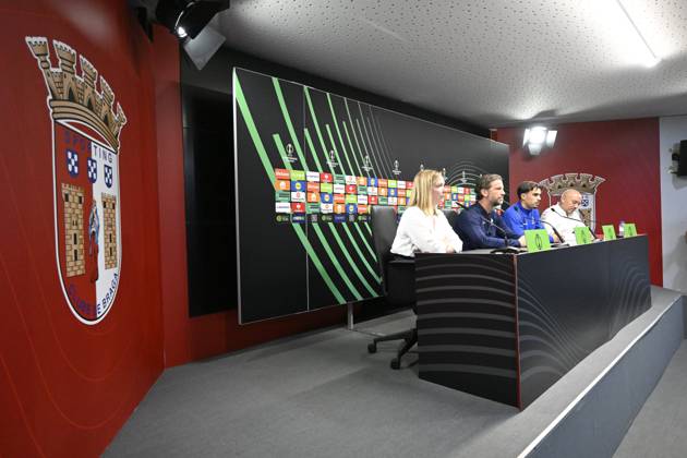 SC Braga v KAA Gent - UEFA Conference League Media Activities 21 10 2026 BRAGA, PORTUGAL - OCTOBER 21 : De Mil Rik head coach of KAA Gent and Tiago Alves Araujo Felipe defender of KAA Gent speaking with the media during a pre-match press conference, PK, Pressekonferenz ahead of the UEFA Conference League 2026 27 League Phase matchday 2 match between SC Braga and KAA Gent on October 21, 2026 in Braga, Portugal, 21 10 2026 Braga Portugal  Copyright: xNicoxVereeckenx