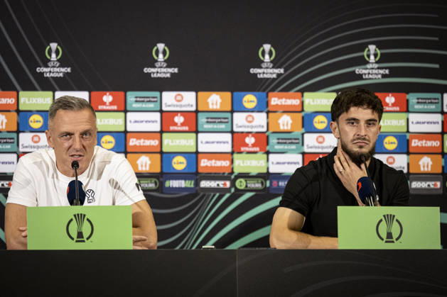 From left coach of FK Jablonec Lubos Kozel and player Richard Sedlacek speak during the press conference, PK, Pressekonferenz prior to the Football Conference League 2nd round match FK Jablonec vs Brighton in Jablonec nad Nisou, Czech Republic, October 21, 2026. (CTKxPhoto RadekxPetrasek) CTKPhotoP2026102107220  CTKPhotoP2026102107220