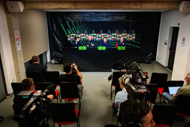 GIBRALTAR , 21 10-2026 , Europa Point stadium , season 2026 2027 , UEFA Conference League football , press conference, PK, Pressekonferenz FC Twente coach John van den Brom and FC Twente goalkeeper Joel Drommel Press conference Twente  x208916203x Copyright: