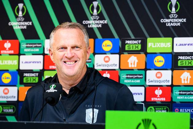 GIBRALTAR , 21 10-2026 , Europa Point stadium , season 2026 2027 , UEFA Conference League football , press conference, PK, Pressekonferenz FC Twente coach John van den Brom Press conference Twente  x208916300x Copyright: