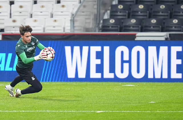 Ahead of Besiktas v Crystal Palace - UEFA Europa League ISTANBUL, TURKIYE - OCTOBER 21: Dean Henderson of Crystal Palace takes part in a training session at Tupras Stadium ahead of UEFA Europa League football match against Besiktas in Istanbul, Turkiye on October 21, 2026. Esra Bilgin Anadolu Istanbul Turkey. Editorial use only. Please get in touch for any other usage.  Copyright: x2026xAnadoluxEsraxBilginx