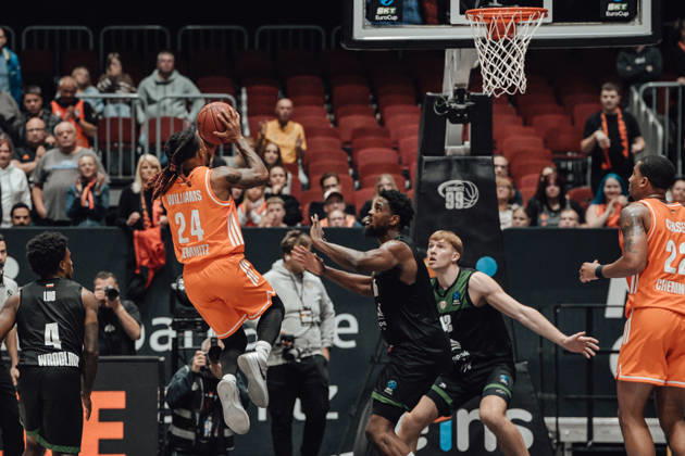 4. Spieltag des Basketball Eurocup Niners Chemnitz -Slask Wroclaw 21.10.2026 ab 19:00 Uhr Chemnitz, Chemnitz Arena Im Foto:24 Cobe Williams 4. Spieltag des Basketball Eurocup Niners Chemnitz -Slask Wroclaw Chemnitz Sachsen Deutschland Copyright: xEHLxMedia MichelxKöhlerx 20262110-Niners-Chemnitz-Slask-Wroclaw-025