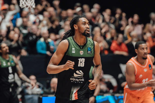 4. Spieltag des Basketball Eurocup Niners Chemnitz -Slask Wroclaw 21.10.2026 ab 19:00 Uhr Chemnitz, Chemnitz Arena Im Foto: 13 Isaiah Moore 4. Spieltag des Basketball Eurocup Niners Chemnitz -Slask Wroclaw Chemnitz Sachsen Deutschland Copyright: xEHLxMedia MichelxKöhlerx 20262110-Niners-Chemnitz-Slask-Wroclaw-035