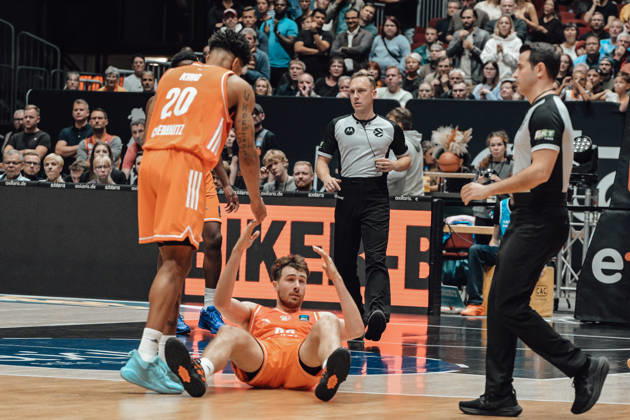 4. Spieltag des Basketball Eurocup Niners Chemnitz -Slask Wroclaw 21.10.2026 ab 19:00 Uhr Chemnitz, Chemnitz Arena Im Foto: 90 Jannis von Seckendorf, 20 Urald King 4. Spieltag des Basketball Eurocup Niners Chemnitz -Slask Wroclaw Chemnitz Sachsen Deutschland Copyright: xEHLxMedia MichelxKöhlerx 20262110-Niners-Chemnitz-Slask-Wroclaw-042