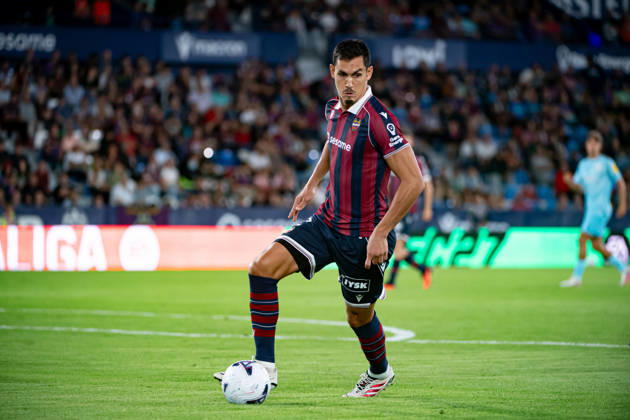 October 21, 2026, Valencia, Valencia, Spain: AISSA MANDI of Levante UD controls the ball during the LaLiga EA Sports, match between Levante UD and Athletic Club at Ciutat de Valencia stadium Valencia Spain - ZUMAs385 20261021_zsp_s385_007 Copyright: xLeopoldxSoglox