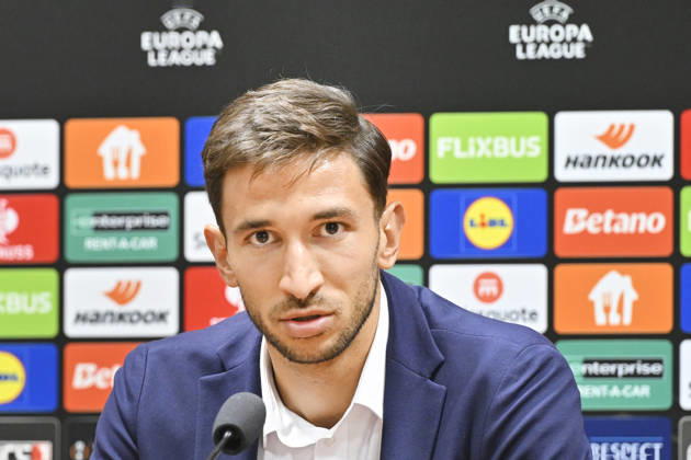 From left football player Marko Grujic of Levski Sofia speaks during the press conference, PK, Pressekonferenz prior to the fotball UEFA Europa League 3rd round match: Viktoria Plzen vs Levski Sofia in Pilsen, Czech Republic, October 21, 2026. (CTKxPhoto MiroslavxChaloupka) CTKPhotoP2026102107853  CTKPhotoP2026102107853
