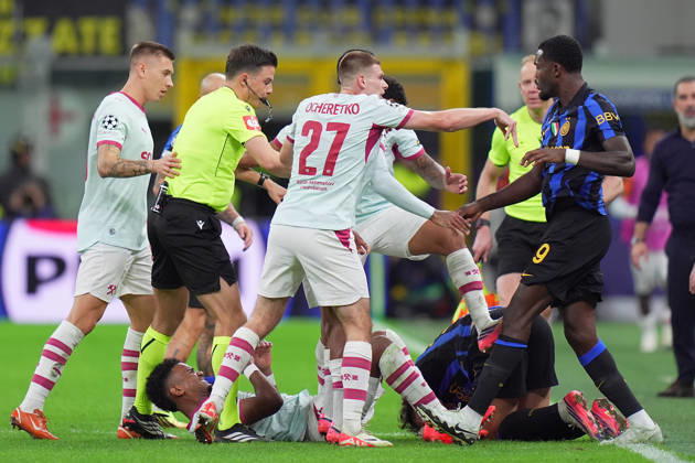 Inter Milan s Marcus Thuram Shakhtar s Oleh Ocheretko during the Uefa Champions League soccer match between Inter and Shakhtar Donetsk at San Siro Stadium in Milan , Italy - Wednesday October 21 , 2026. - Soccer  Copyright: xSpada LaPressex